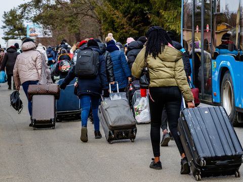 Long lines of Ukrainian refugees at Slovak border