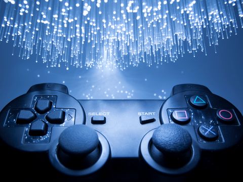 Game-Controller und blaues Licht