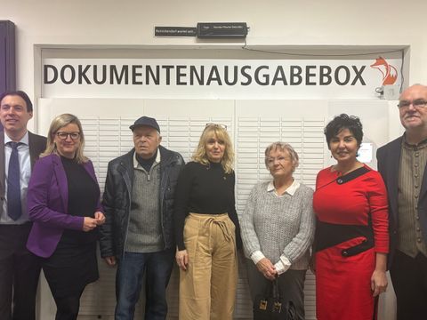 Eröffnung der Dokumentenausgabebox im Rathaus Reinickendorf im November (Bild: BA Reinickendorf)