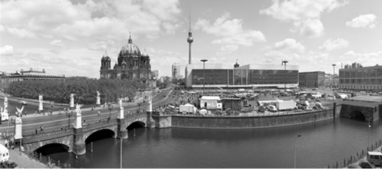 Mitte Schlossplatz