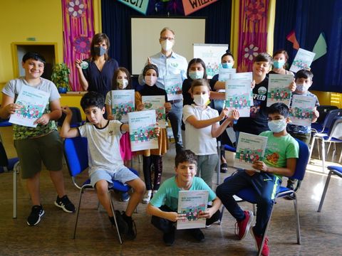 Umweltschützer*innen-Paket wurde in der Rudolf-Wissel-Grundschule im Wedding vorgestellt.