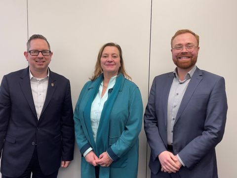 Im Januar 2024 tauschte sich Bezirksbürgermeister Igel in einem gemeinsamen Termin mit der Firma Vattenfall Eurofiber und dem Bundesverband für Breitbandkommunikation e.V. aus.