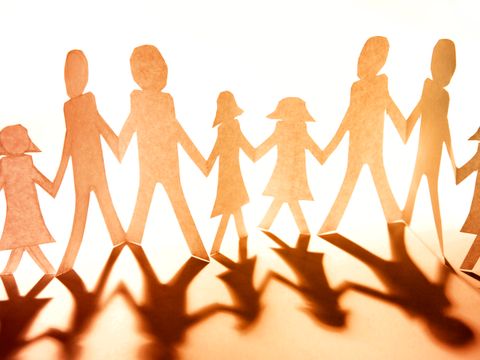 Familie als Scherenschnitt