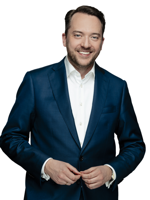 Portrait von Bezirksstadtrat Christoph Brzezinski.
