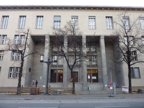 Finanzamt Charlottenburg - Eingang