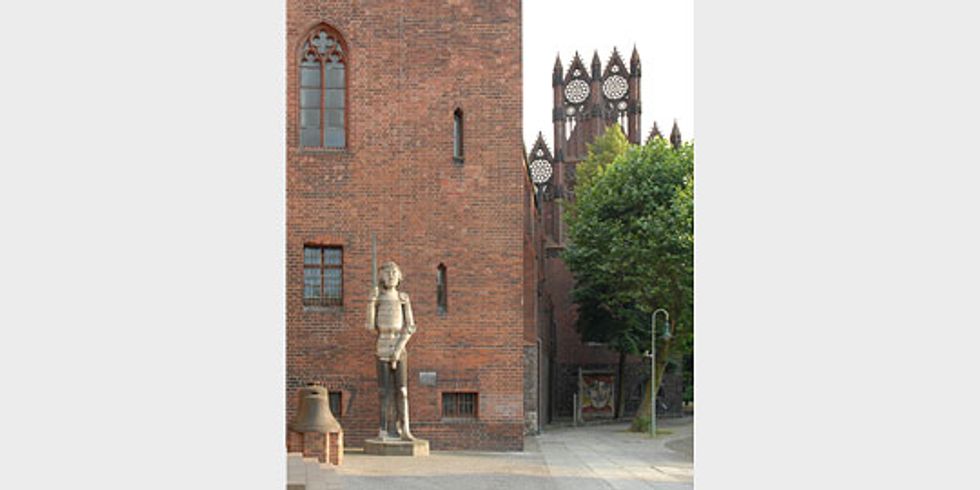 Rolandfigur am Eingang Märkisches Museum