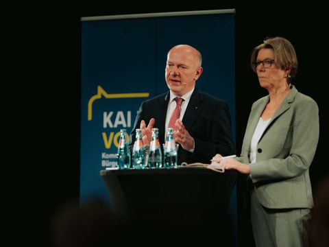 Kai Wegner vor Ort in Mitte