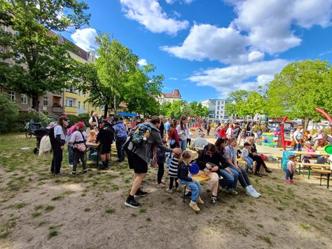 Impression von der Feier auf dem Buddeplatz (Bild: CVJM)