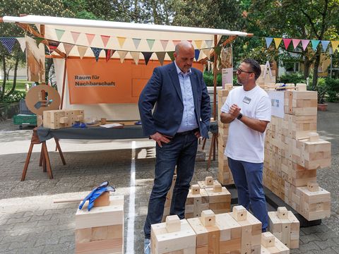 Stephan Machulik, Staatssekretär für Wohnen und Mieterschutz im Gespräch mit Darius Funke