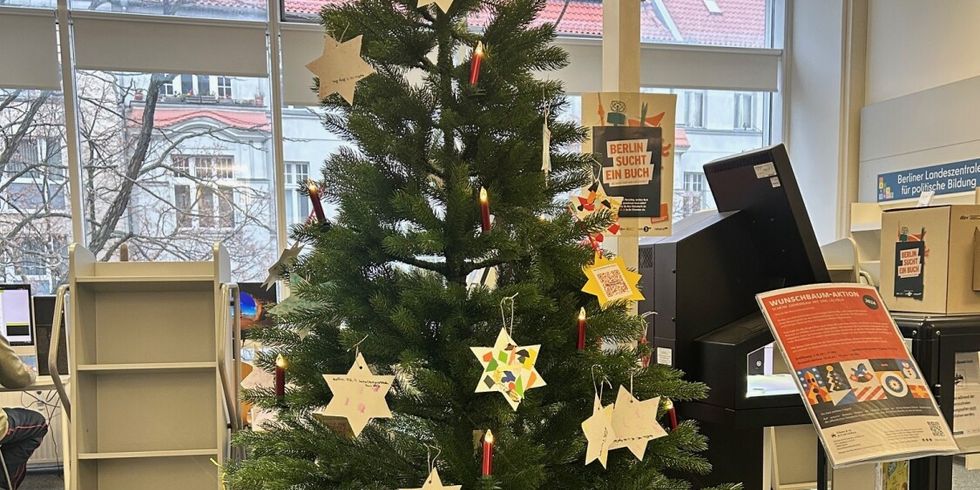 Kindern Freude bereiten: Wunschbaumaktion im Bezirk