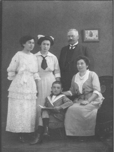 Julius und Nanny Krombach mit ihren Kindern Hedwig, Käthe und Hans.
