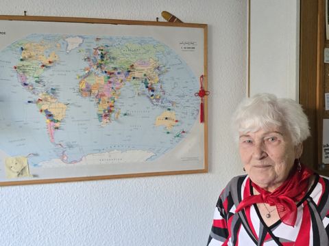 Margot Kutzner hat gemeinsam mit ihrem Mann Ernst fast die ganze Welt bereist - jetzt Nadel spricht für Erinnerungen