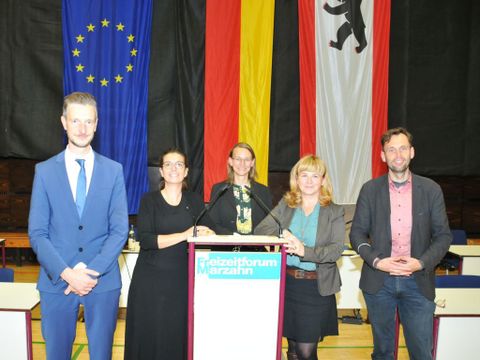 Sitzung der BVV am 4. November 2021 - Die gewählten Mitgleider des zukünftigen Bezirksamts (v.l.n.r) Gordon Lemm, Nadja Zivkovic, Nicole Bienge, Juliane Witt und Thorsten Kühne