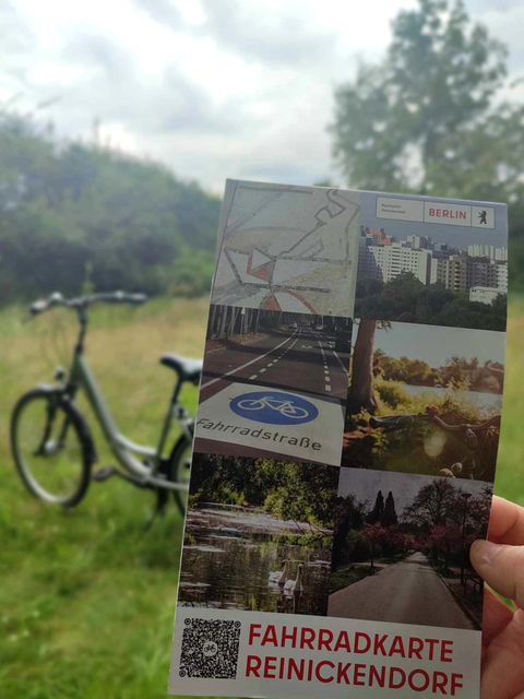 Fahrradkarte 2024 vor einem Fahrrad