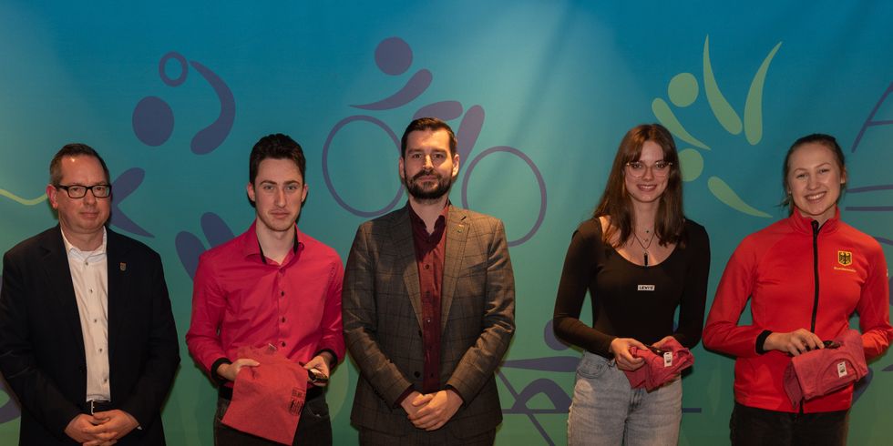 Foto von L. n. R. Oliver Igel - Alex - Marco Brauchmann - Lara Gawenda - Johanna Schikora