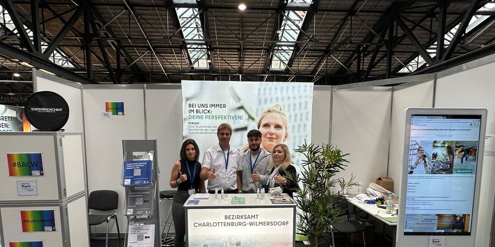 Messestand des Bezirksamts Charlottenburg-Wilmersdorf auf der vocatium
