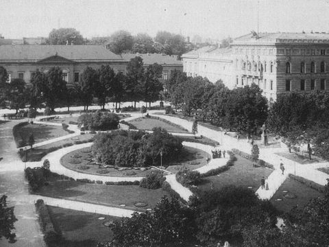 Das Bankhaus Heinz, Tecklenburg & Co. befand sich am Wilhelmplatz gegenüber der Reichskanzlei, im „Banngebiet“