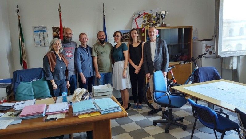 Gruppenbild mit Bezirksbürgermeister Massimo