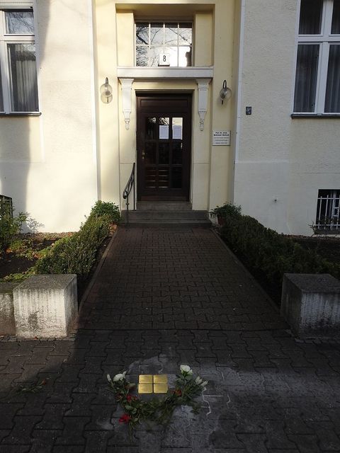 Hausansicht Württembergallee 8 (Bild: Stolpersteine-Initiative CW, Hupka)