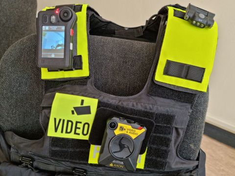 BodyCams an Schutzausrüstung