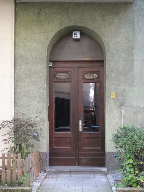 Hausansicht Markgraf-Albrecht-Str. 15 (Bild: Stolpersteine-Initiative CW, Hupka)