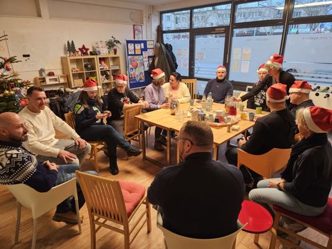 Mitarbeiter*innen des Ordnungsamtes im Familientreff Wittenau