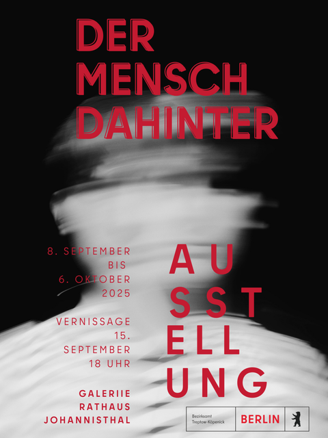 Person in Unschärfe mit Daten zur Ausstellung der Mensch dahinter