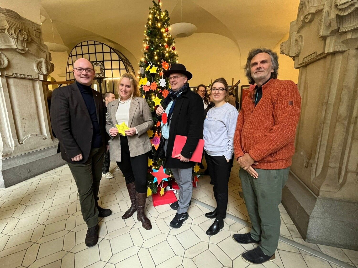 Eröffnung der Wunschbaum-Aktion.