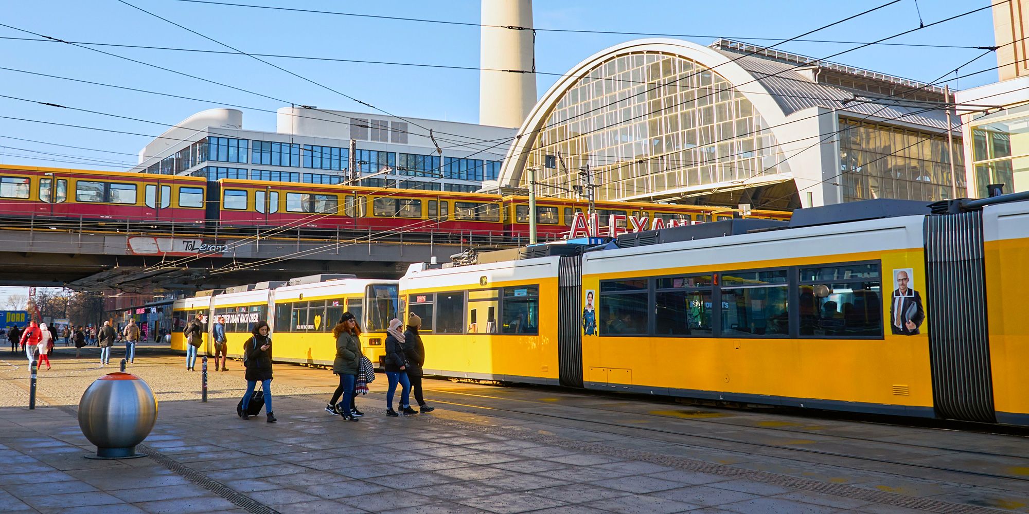 Straßenbahn auf dem Alexanderplatz