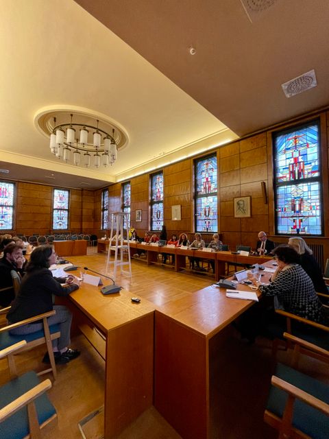 2. November 2022: Ukrainische Frauen zu Gast im Alten BVV-Saal des Rathauses Zehlendorf