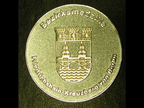 Bezirksmedaille Friedrichshain-Kreuzberg Vorderseite