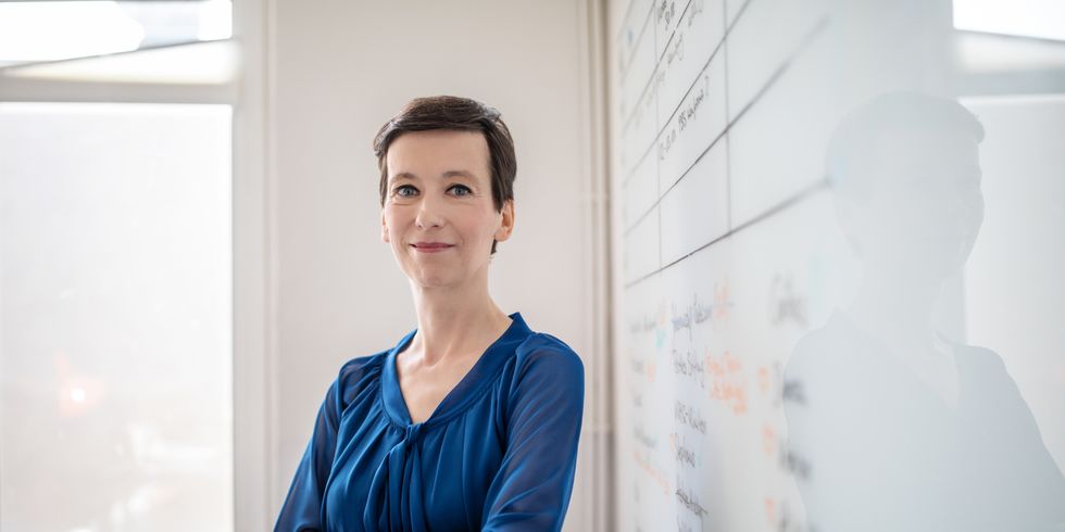 Potrait einer Frau mittleren Alters in Businesskleidung