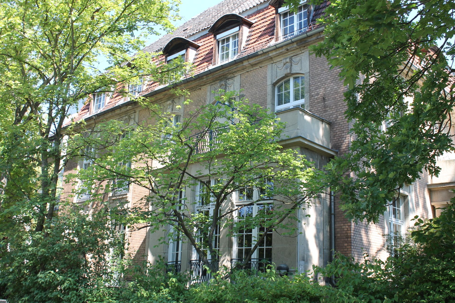 Ulmenallee 35 / Ehemaliges Kurhaus Westend für Nervenleidende