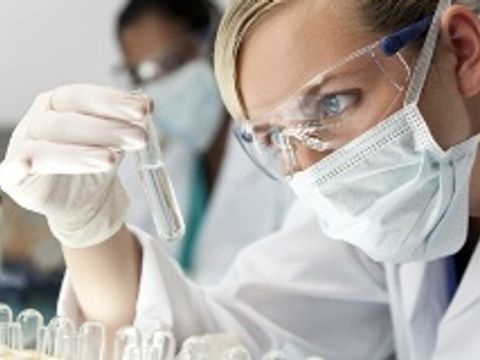 Frau mit Mundschutz im Labor, 239x160 p.