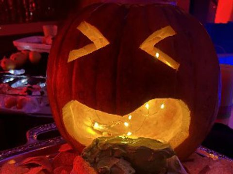 Geschnitzter Halloweenkürbis