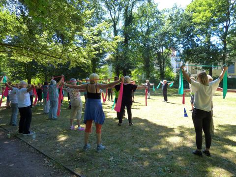 Seniorensport im Park