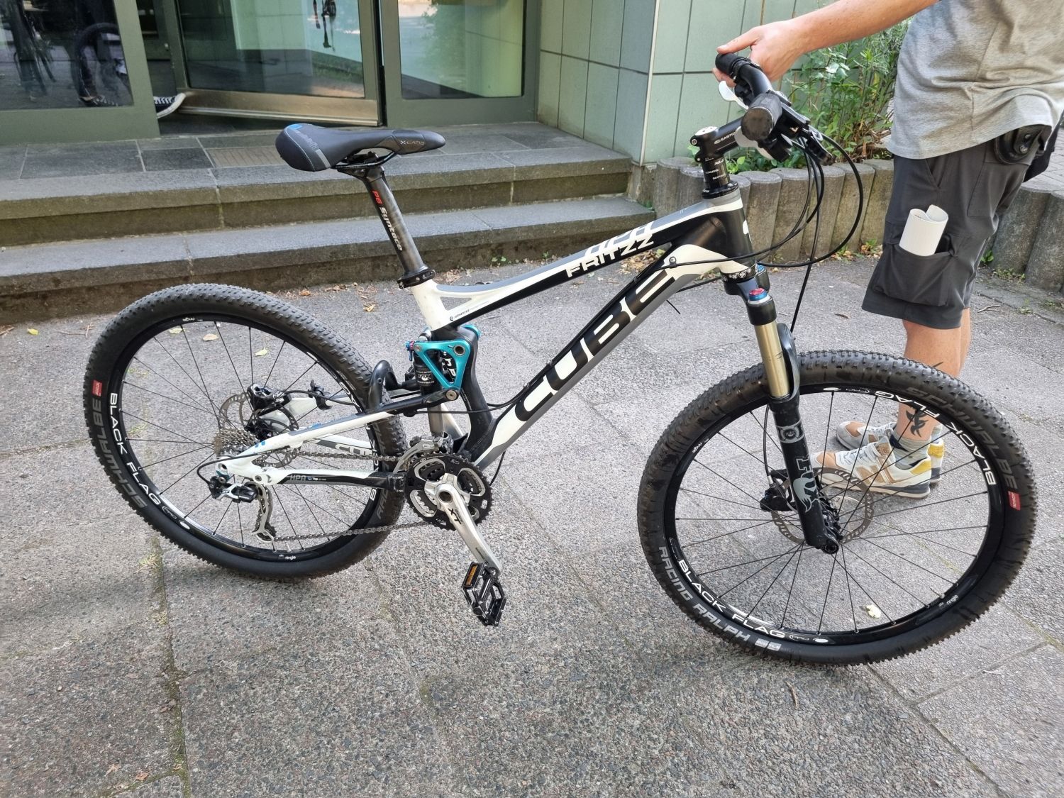 Schwarz-weißes Mountainbike