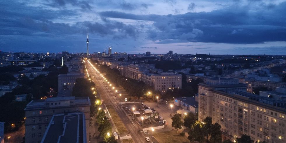 Luftaufnahme auf den Kaneval der Kulturen 2025 am Abend