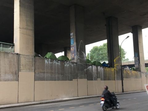 illegales Flüchtlingscamp in Porte de la Chapelle (Bild: Jessica Becker)