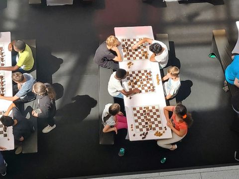Von oben hat man den Überblick auf viele Spiele (Bild: BA Reinickendorf)