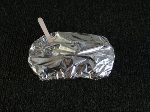 Imbiss-Päckchen in Alufolie eingepackt