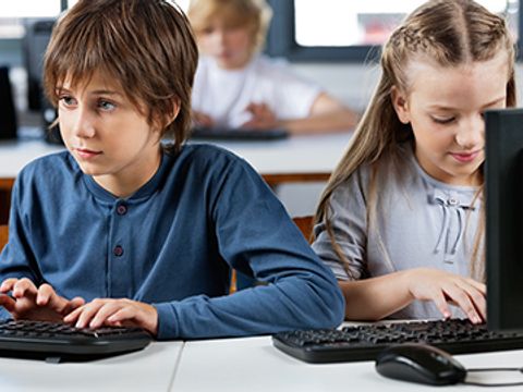 Kinder am PC