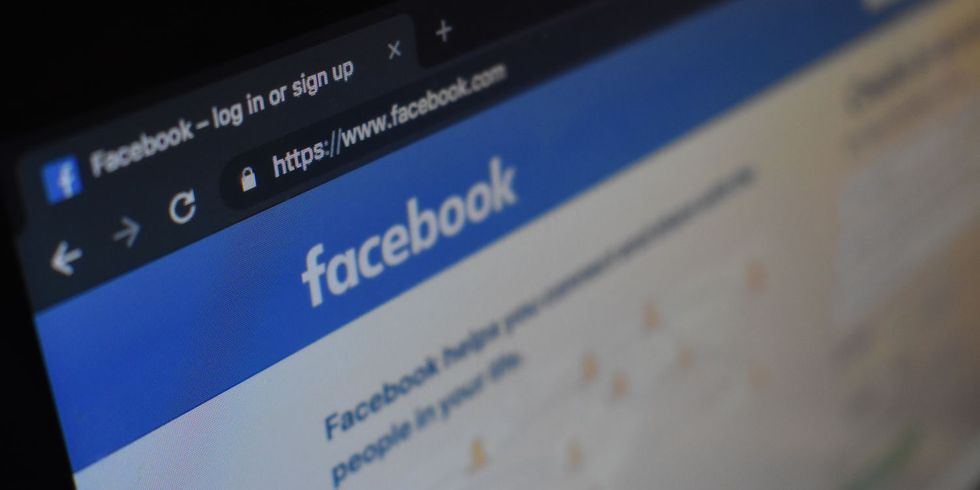 Fotos eines Login-Screens von Facebook