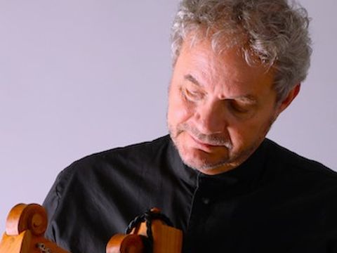 Thomas Siener mit Harfe
