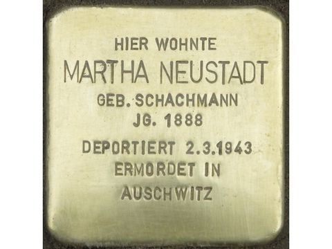 Stolperstein Martha Neustadt (Bild: Stolpersteine-Initiative CW, H.-J. Hupka)