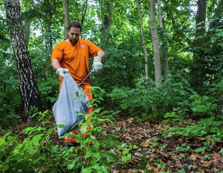 Auch abseits der Wege fällt viel Müll an