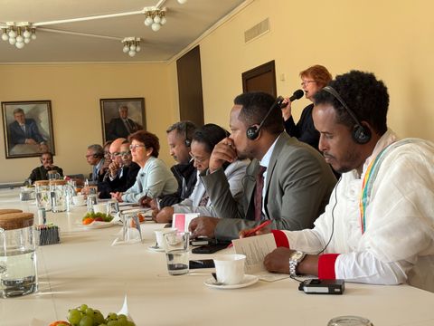 Besuch der äthiopischen Delegation im Balkonsaal des Rathaus Tiergarten