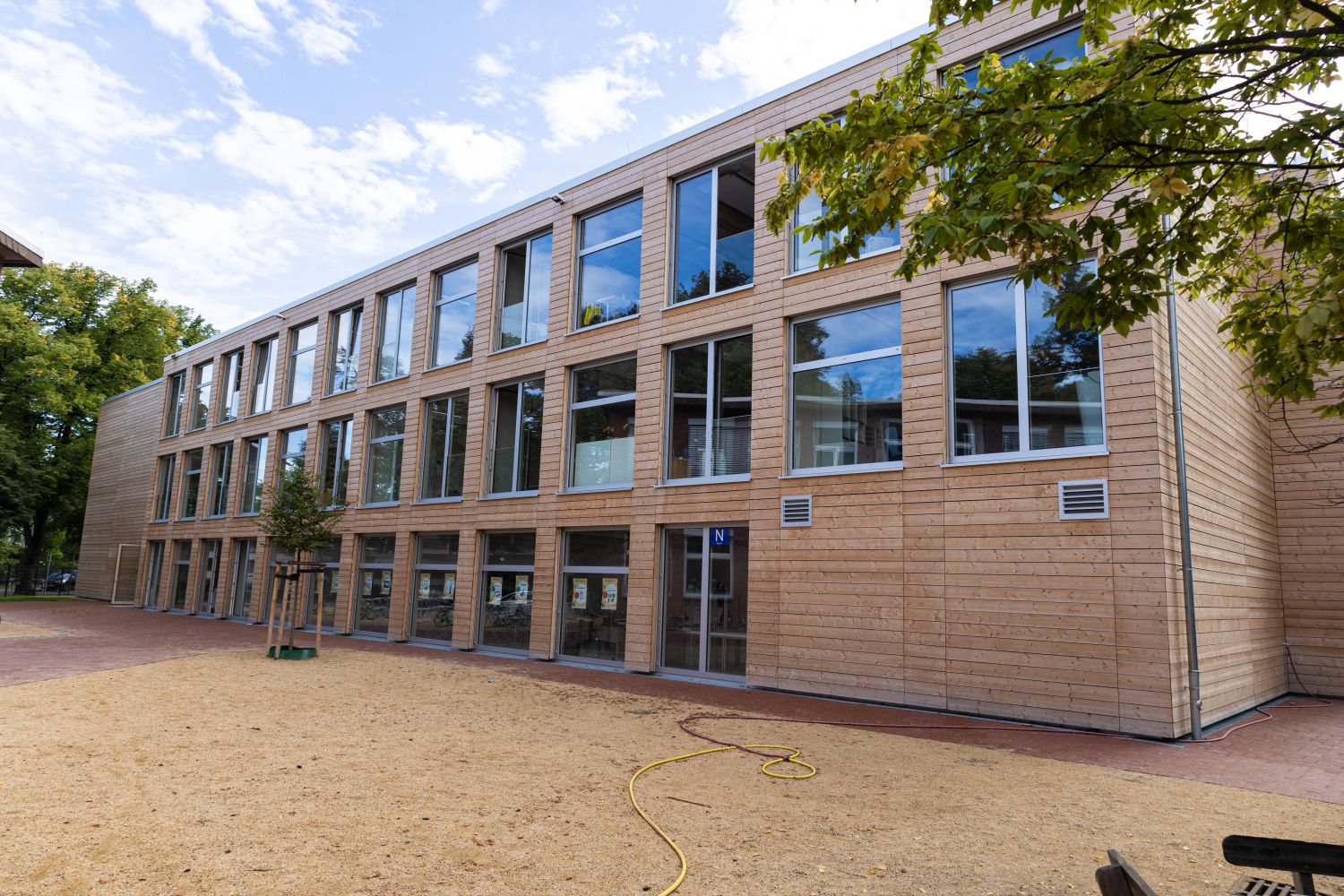 Außenfassade des HOMEB Alt-Lankwitzer Grundschule