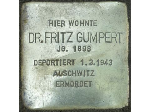 Stolperstein für Dr. Fritz Gumpert
