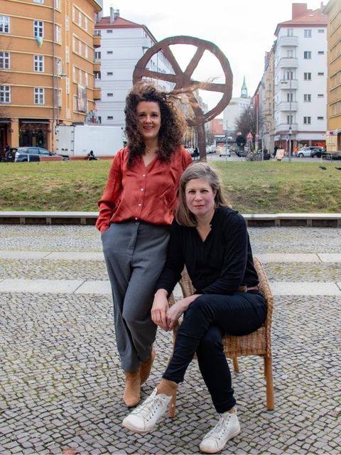 Die Autorinnen von „Ost*West*frau“ Franziska Hauser und Maren Wurster (Bild: Passantin)